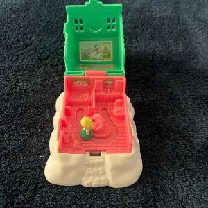1995 Vintage Polly Pocket Christmas House
